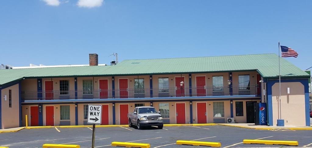 Budget Inn - Washington Экстерьер фото